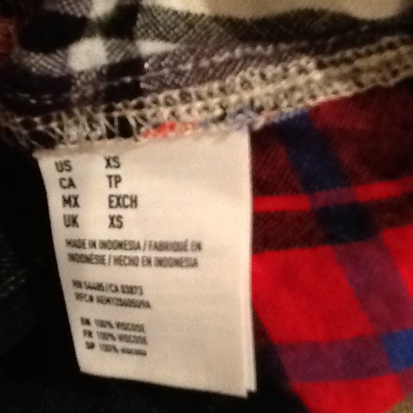 XS Boyfriend Fit American Eagle Soft Flannel - Picture 6 of 7